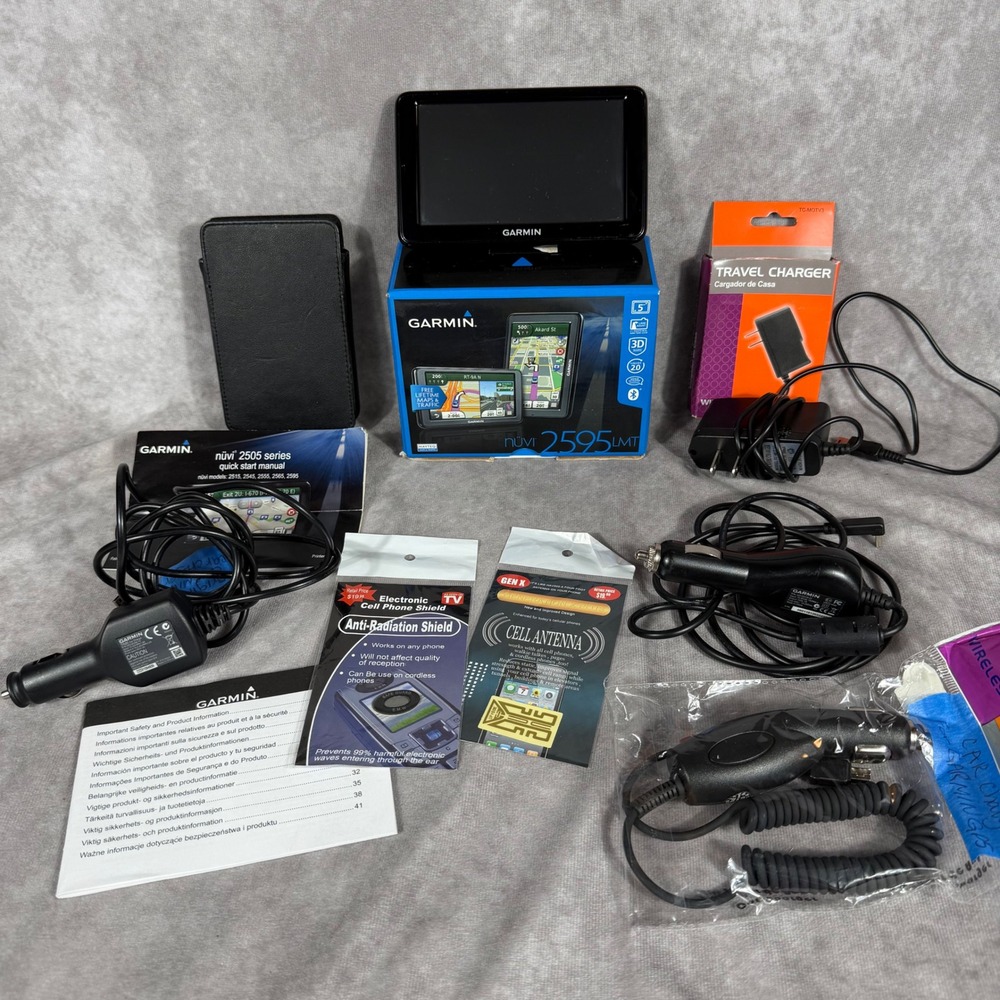 Garmin nuvi 2595LMT 5" GPS Navigator Bluetooth Lifetime Maps Traffic Bundle Case